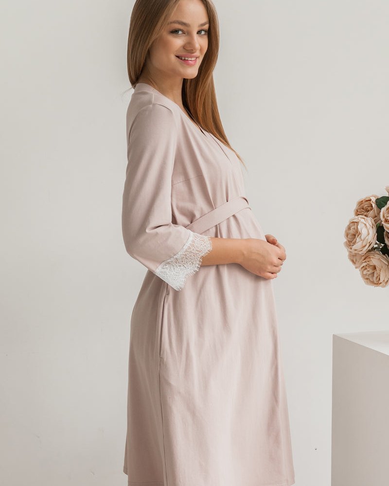 A comfortable bathrobe in cappuccino color for pregnant and nursing mothers Sati